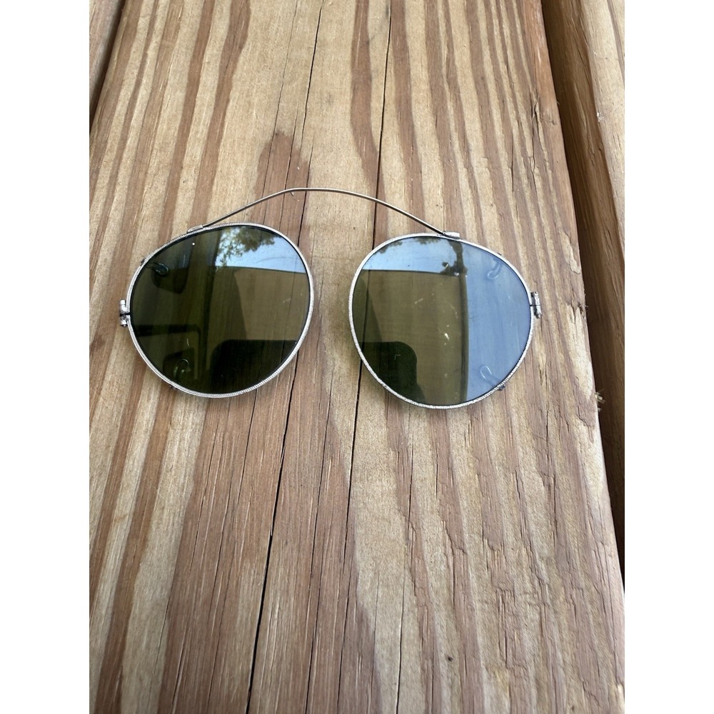 Vintage Aviator Style Clip-On Sunglasses Green Lenses